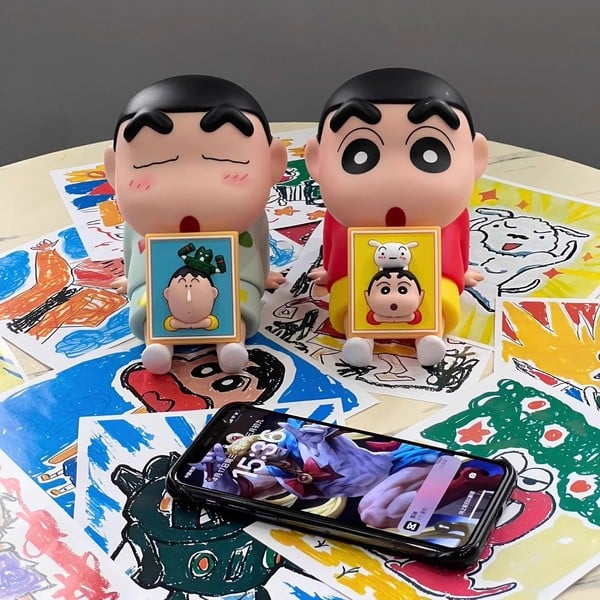 Mobile Phone Holder Stand Desktop Ornament Crayon Shin-Chan Anime